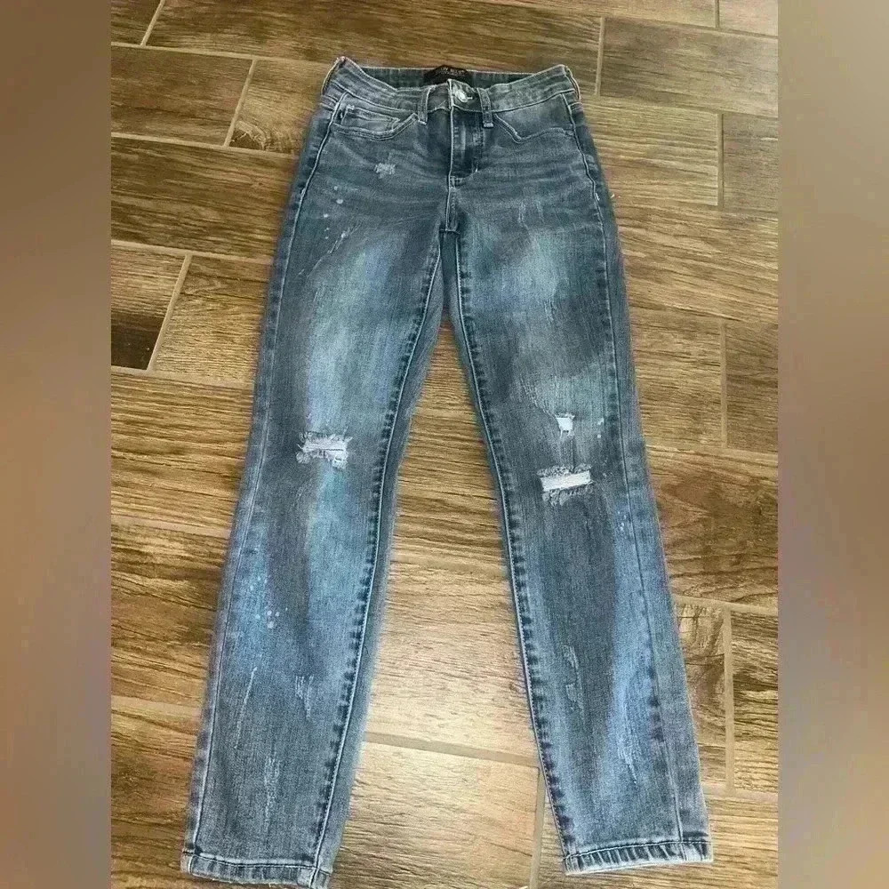 Judy Blue Distressed women’s  jeans